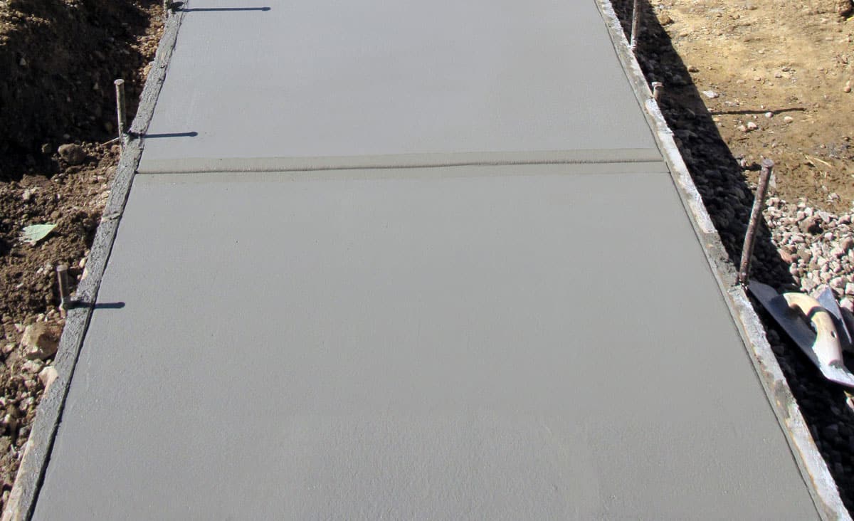Walkway after concrete finishing | Cimentiers Experts